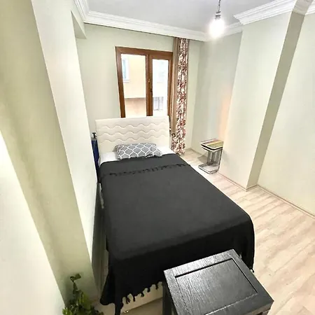Istanbul/cekmekoy Big 3+1 Apartment